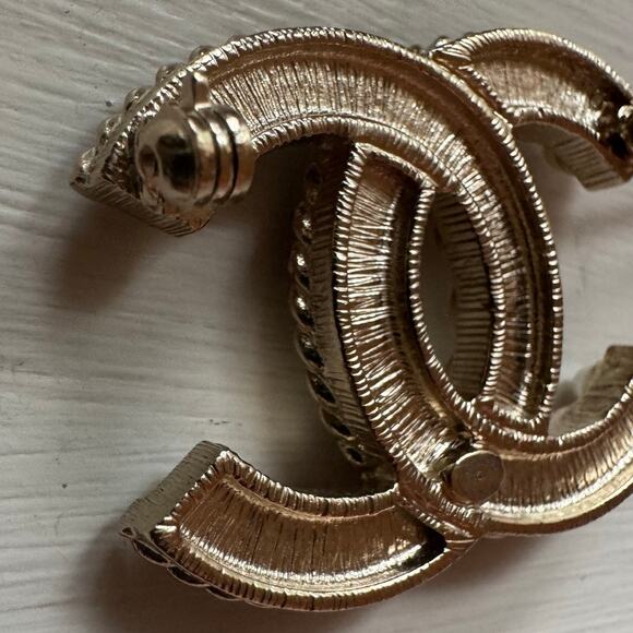 Chanel Pearl and Rhinestone Brooch - Picture 4 of 8
